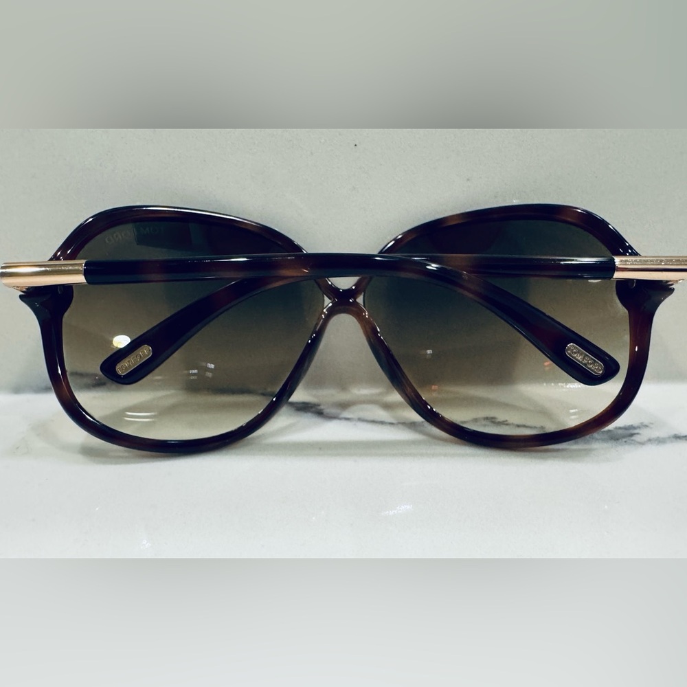 Tom Ford Oversized Tortoiseshell Gradient Brown Sunglasses - Picture 4 of 6